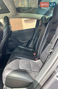 Седан Tesla Model 3 2019 в 