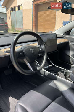 Седан Tesla Model 3 2019 в 