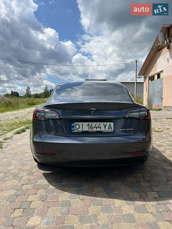 Седан Tesla Model 3 2019 в Ивано-Франковске