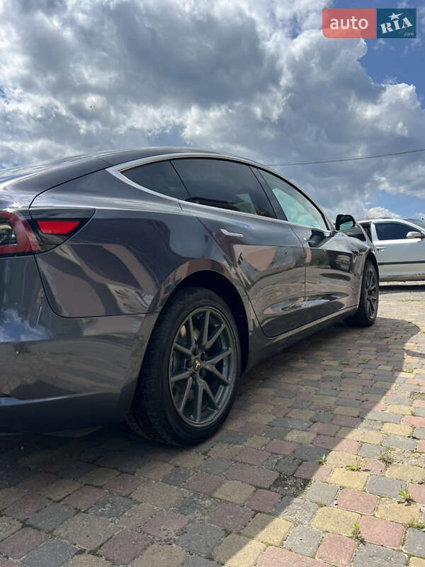 Седан Tesla Model 3 2019 в Ивано-Франковске