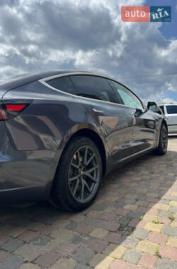 Седан Tesla Model 3 2019 в 