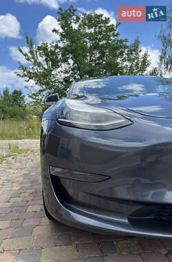 Седан Tesla Model 3 2019 в 