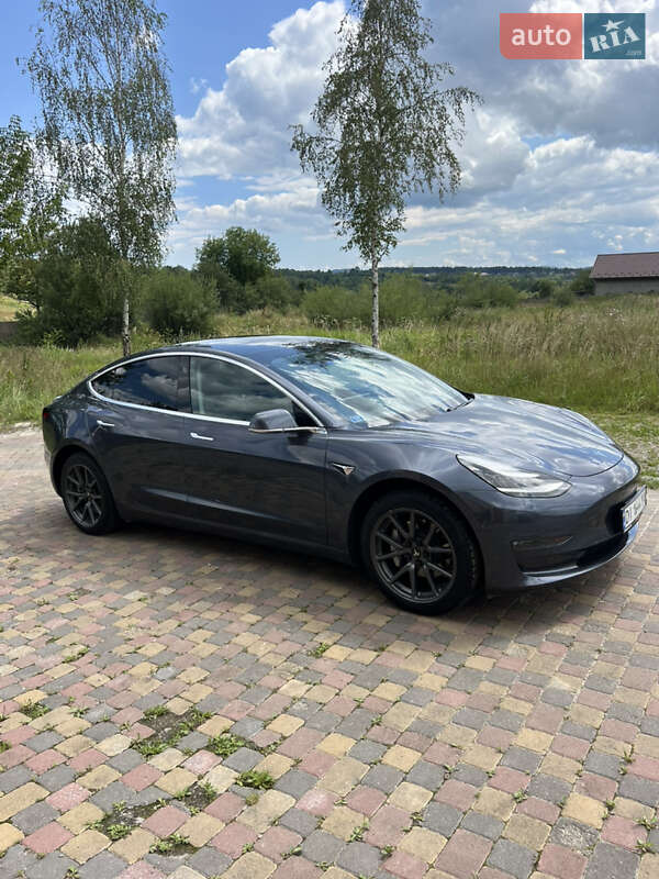Седан Tesla Model 3 2019 в Ивано-Франковске