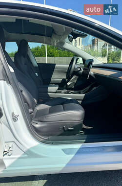 Седан Tesla Model 3 2019 в 