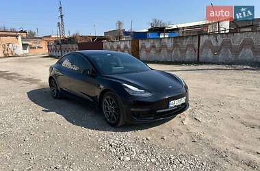 Седан Tesla Model 3 2020 в 