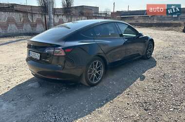 Седан Tesla Model 3 2020 в 