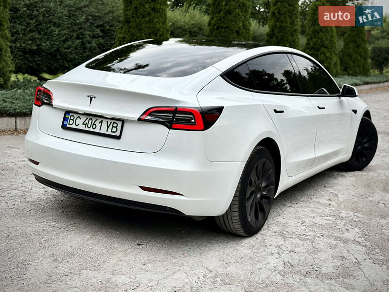 Седан Tesla Model 3 2021 в Днепре