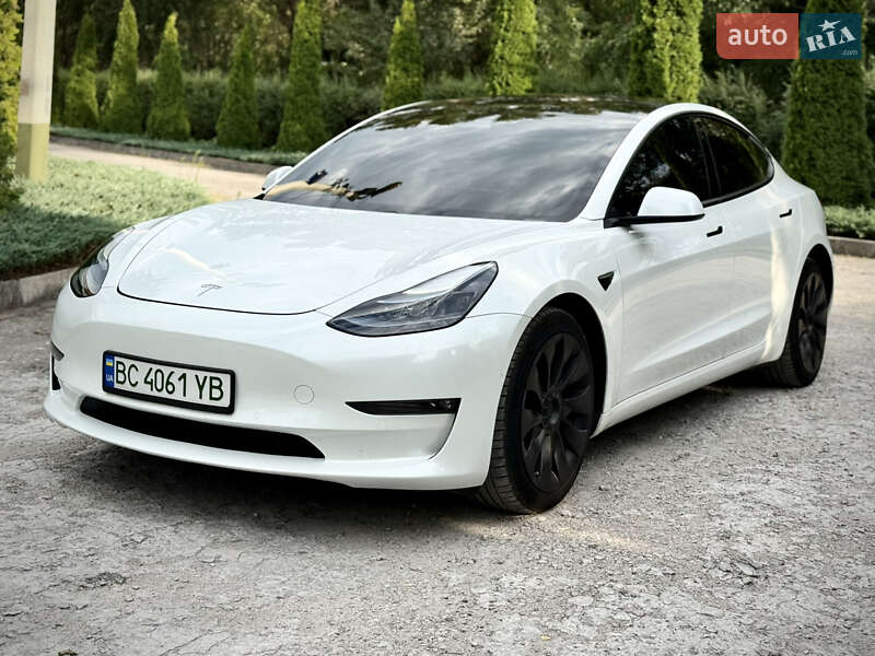 Седан Tesla Model 3 2021 в Днепре