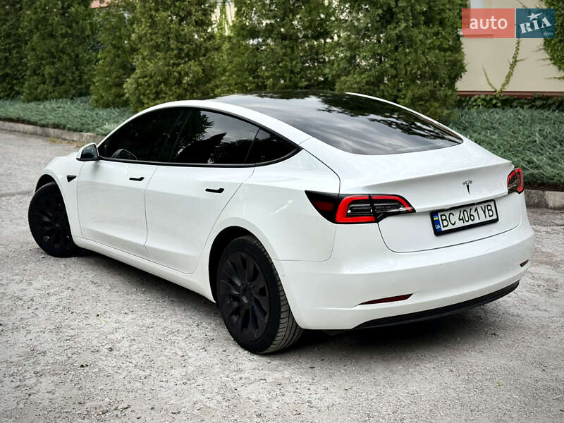 Седан Tesla Model 3 2021 в Днепре
