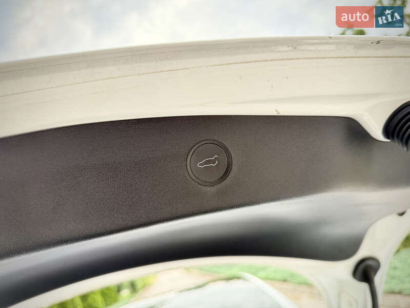 Седан Tesla Model 3 2021 в Днепре