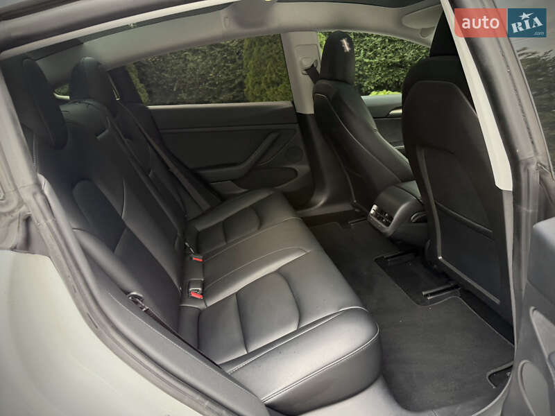 Седан Tesla Model 3 2021 в Днепре