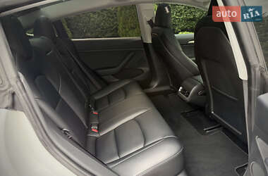 Седан Tesla Model 3 2021 в 