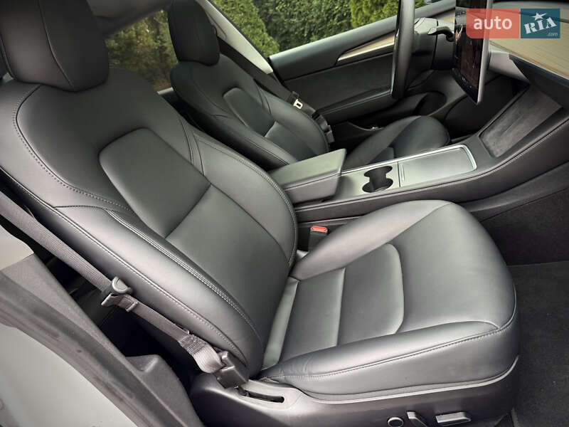 Седан Tesla Model 3 2021 в Днепре