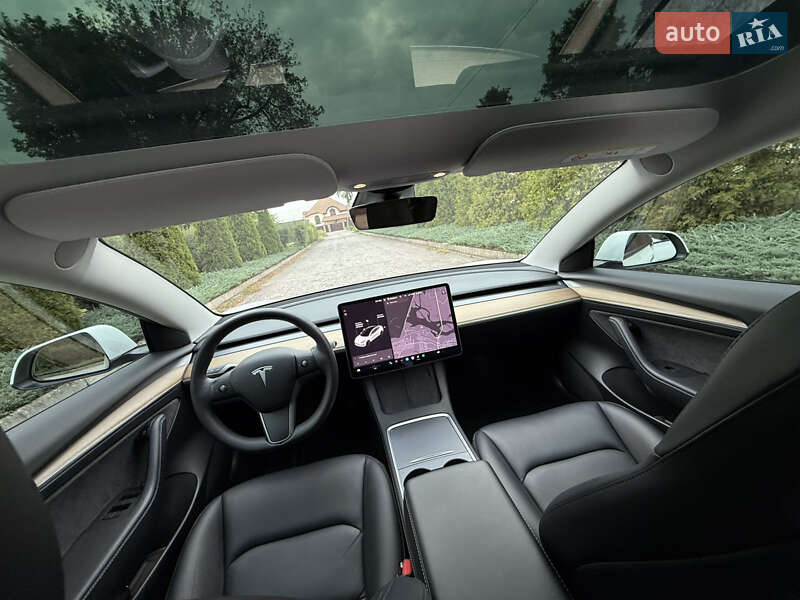Седан Tesla Model 3 2021 в Днепре