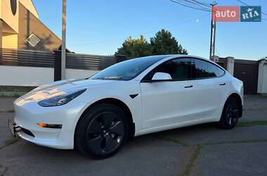Седан Tesla Model 3 2022 в 