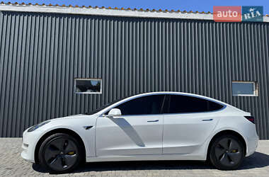 Седан Tesla Model 3 2020 в 