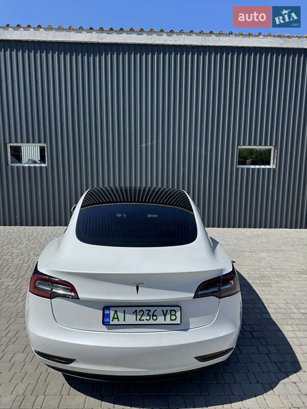 Седан Tesla Model 3 2020 в Белой Церкви