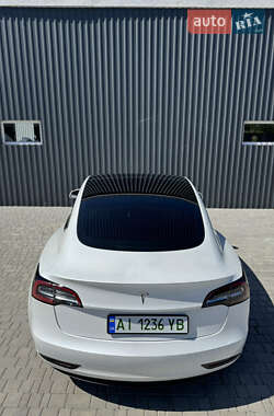 Седан Tesla Model 3 2020 в 