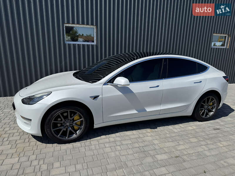 Седан Tesla Model 3 2020 в Белой Церкви