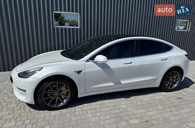 Седан Tesla Model 3 2020 в 
