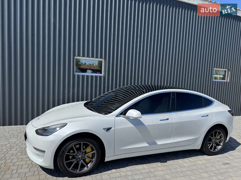 Седан Tesla Model 3 2020 в Белой Церкви