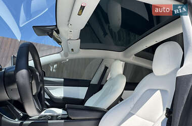 Седан Tesla Model 3 2020 в 
