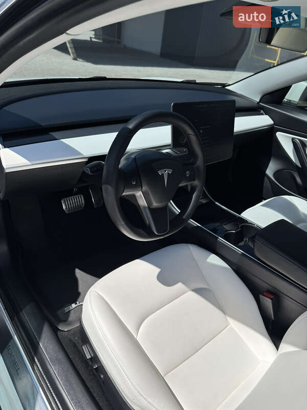 Седан Tesla Model 3 2020 в Белой Церкви