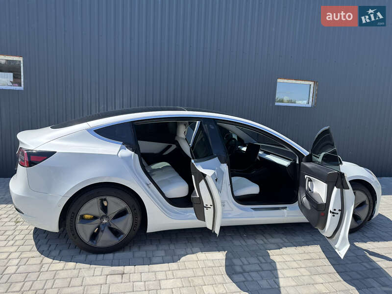Седан Tesla Model 3 2020 в Белой Церкви