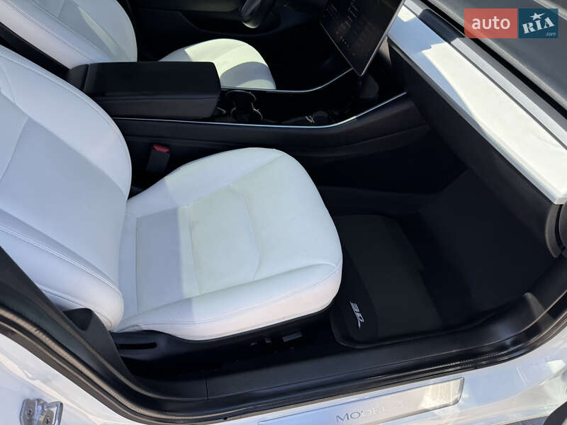 Седан Tesla Model 3 2020 в Белой Церкви