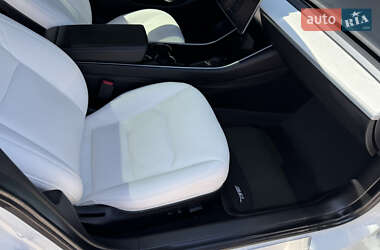 Седан Tesla Model 3 2020 в 