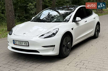 Седан Tesla Model 3 2021 в 