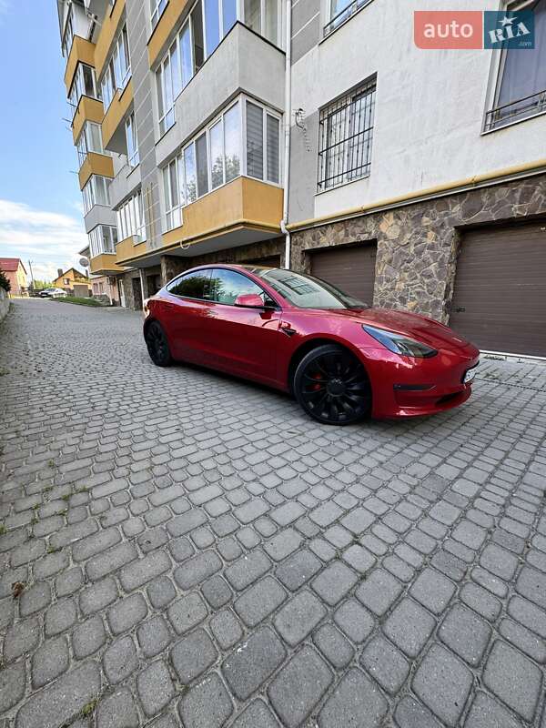 Седан Tesla Model 3 2021 в Львове