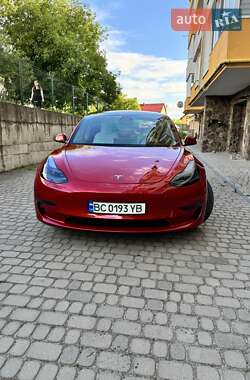 Седан Tesla Model 3 2021 в 