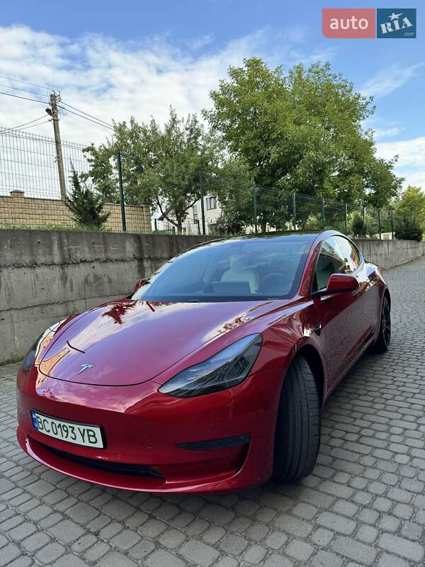 Седан Tesla Model 3 2021 в Львове