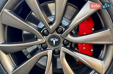 Седан Tesla Model 3 2018 в 