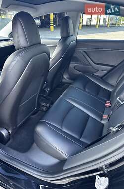 Седан Tesla Model 3 2019 в 