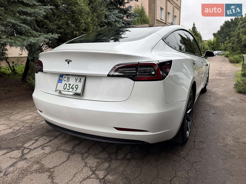 Седан Tesla Model 3 2021 в Ніжині