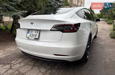 Седан Tesla Model 3 2021 в 