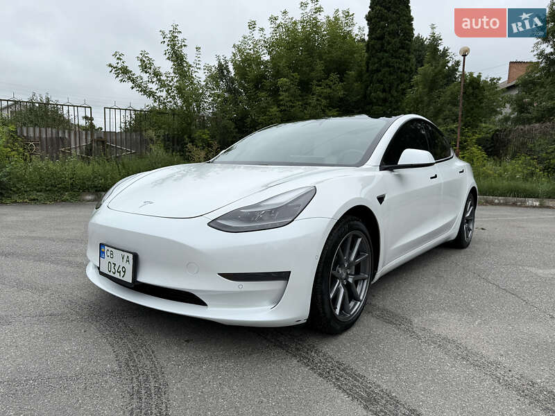 Седан Tesla Model 3 2021 в Ніжині