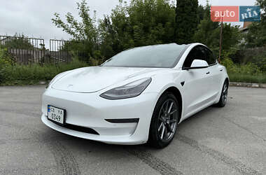 Седан Tesla Model 3 2021 в 