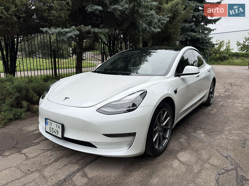 Седан Tesla Model 3 2021 в Ніжині