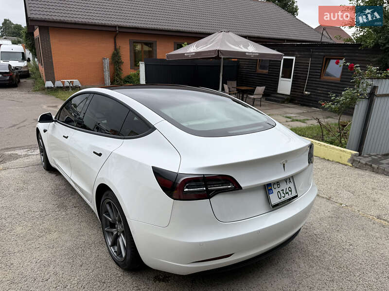 Седан Tesla Model 3 2021 в Ніжині