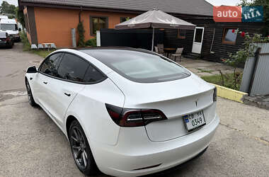 Седан Tesla Model 3 2021 в 
