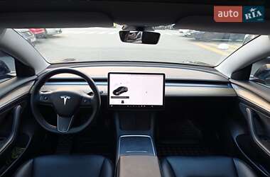 Седан Tesla Model 3 2021 в 