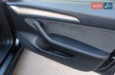 Седан Tesla Model 3 2021 в 