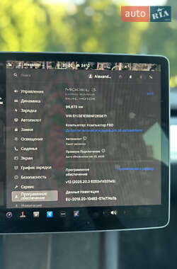 Седан Tesla Model 3 2022 в 