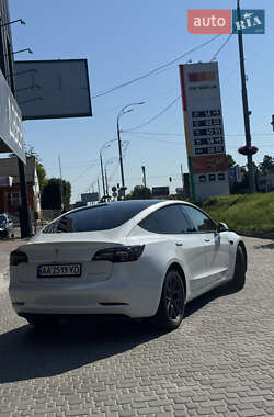 Седан Tesla Model 3 2021 в 