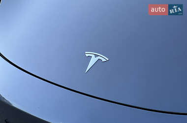 Седан Tesla Model 3 2020 в 