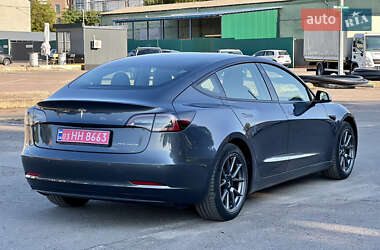 Седан Tesla Model 3 2020 в 
