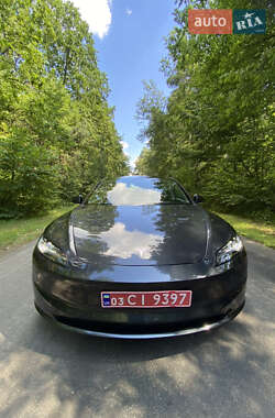 Седан Tesla Model 3 2024 в 